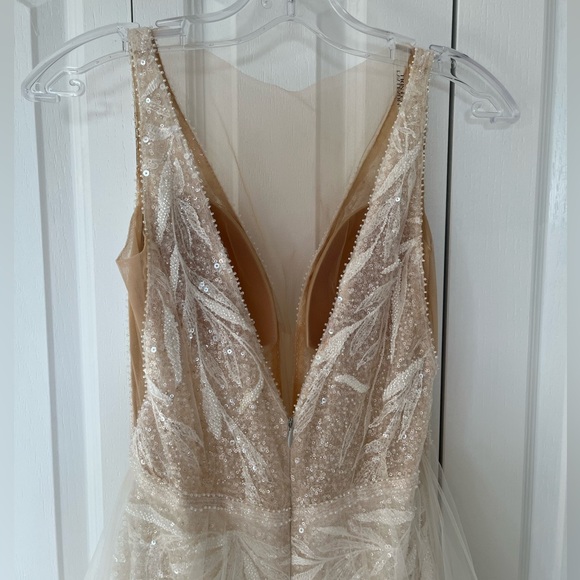 Eva Lendel Rebeka Wedding Dress - Picture 5 of 10